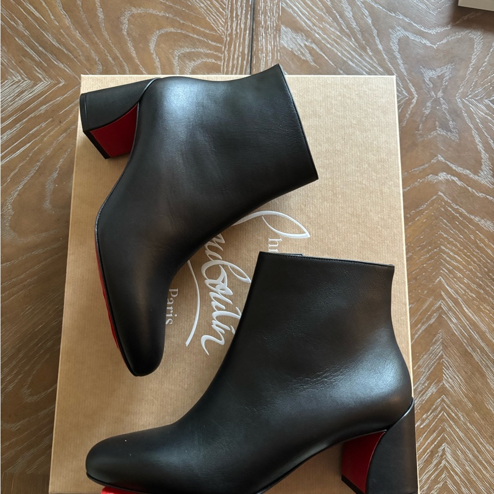 Christian Louboutin $1245 Black Red Ankle Booties Turela 36 6 zipper classic